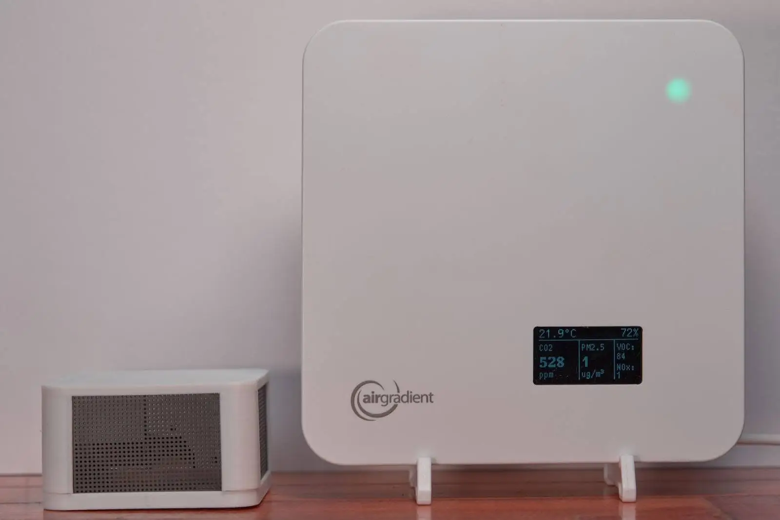 Air Quality Monitors Compared: AirGradient ONE vs Apollo AIR-1